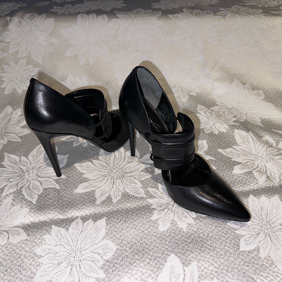 Kenneth Cole New York Wanda Leather Heels, Size 6.5, Black - Picture 14 of 16